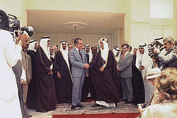 PD-sphoto01President_Nixon_shaking_hands_with_King_Faisal_of_Saudi_Arabia_following_talks_at_Riasa_Palace__07-15-1974